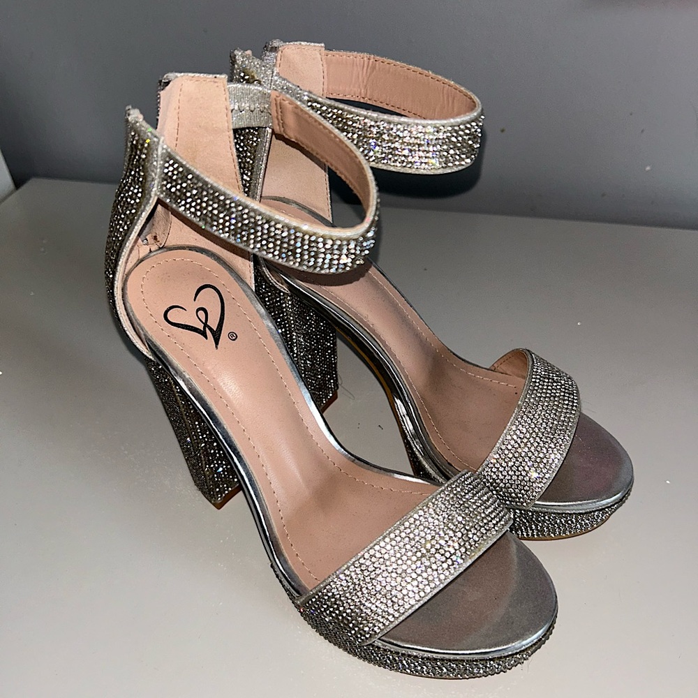 Windsor Silver Chunky Heels Sz. 6